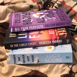 Pack of  3 romance novels. Loved them!